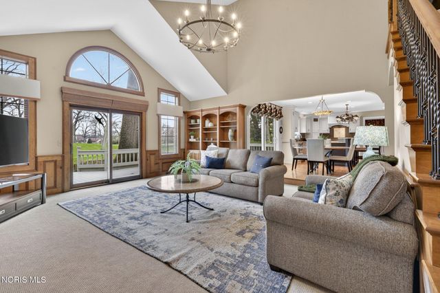 9114 Oak Valley Road, Holland, OH 43528