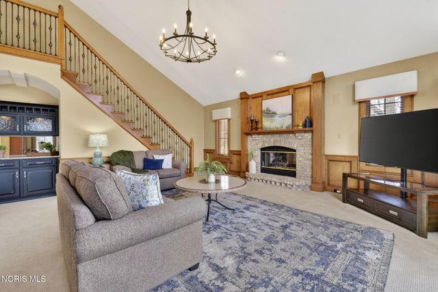 9114 Oak Valley Road, Holland, OH 43528