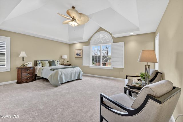 9114 Oak Valley Road, Holland, OH 43528