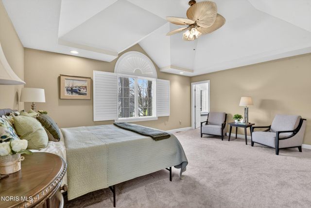 9114 Oak Valley Road, Holland, OH 43528