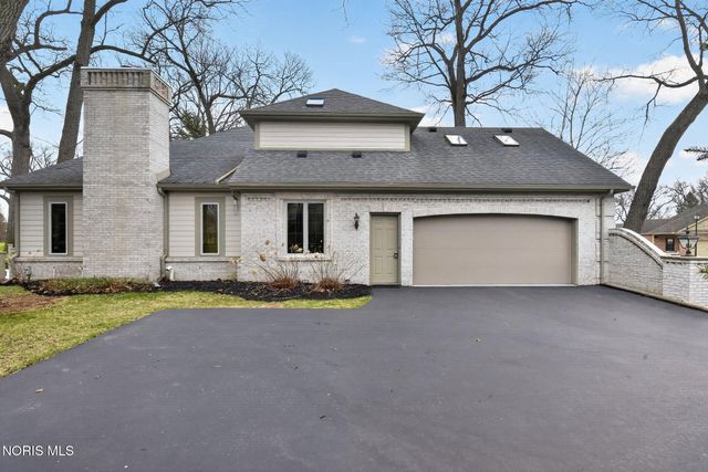 9114 Oak Valley Road, Holland, OH 43528