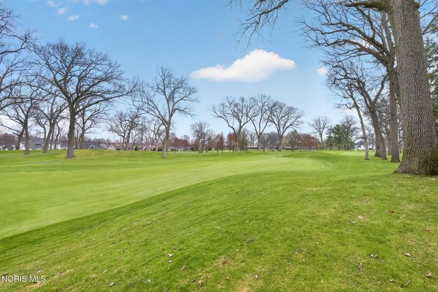 9114 Oak Valley Road, Holland, OH 43528