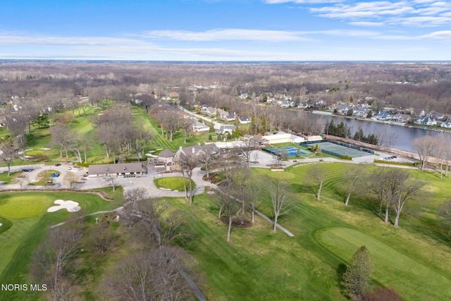 9114 Oak Valley Road, Holland, OH 43528