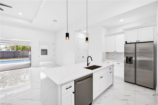 27 SW 8th PL, Cape Coral, FL 33991