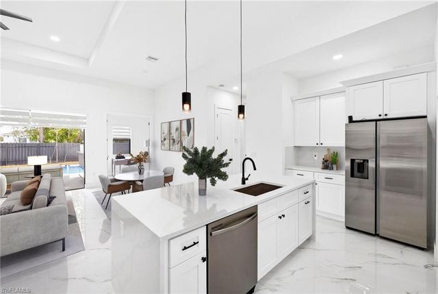 27 SW 8th PL, Cape Coral, FL 33991