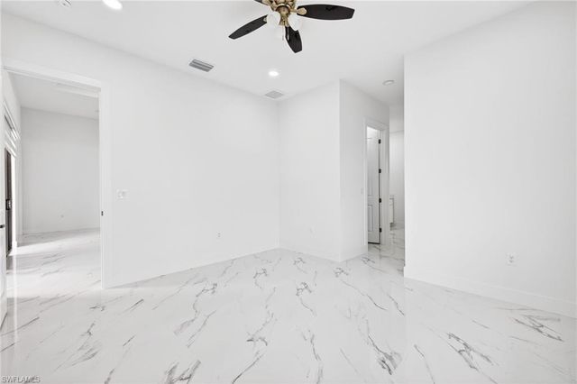 27 SW 8th PL, Cape Coral, FL 33991