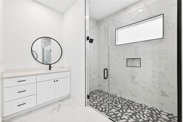 27 SW 8th PL, Cape Coral, FL 33991