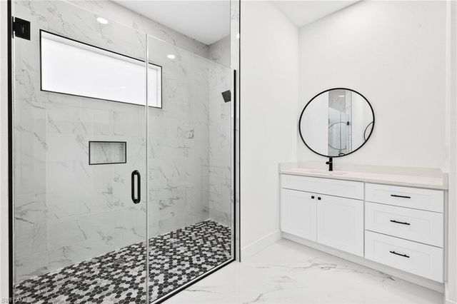 27 SW 8th PL, Cape Coral, FL 33991