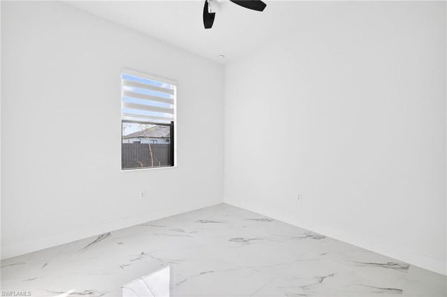 27 SW 8th PL, Cape Coral, FL 33991