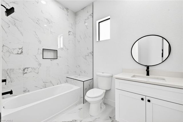 27 SW 8th PL, Cape Coral, FL 33991