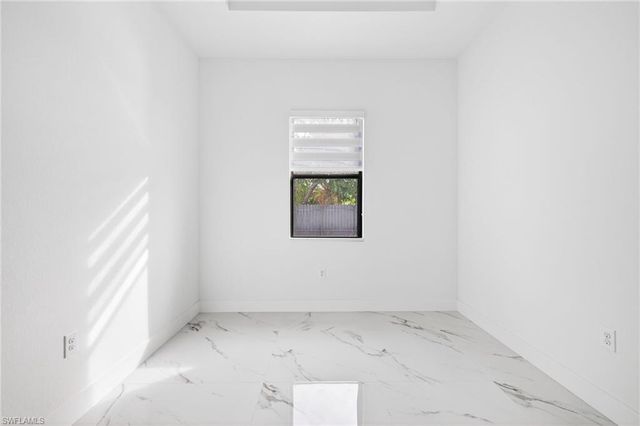 27 SW 8th PL, Cape Coral, FL 33991