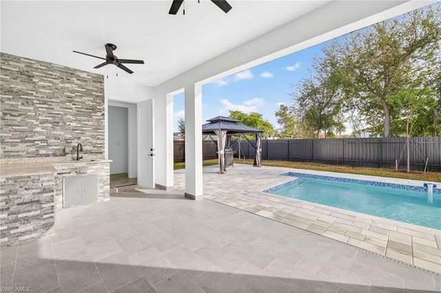 27 SW 8th PL, Cape Coral, FL 33991