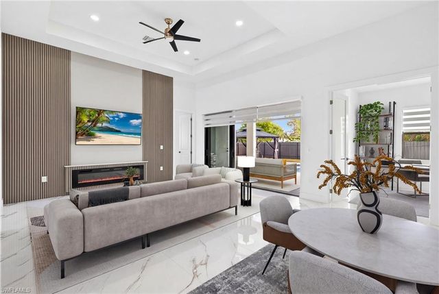 27 SW 8th PL, Cape Coral, FL 33991