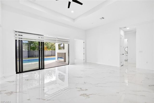 27 SW 8th PL, Cape Coral, FL 33991