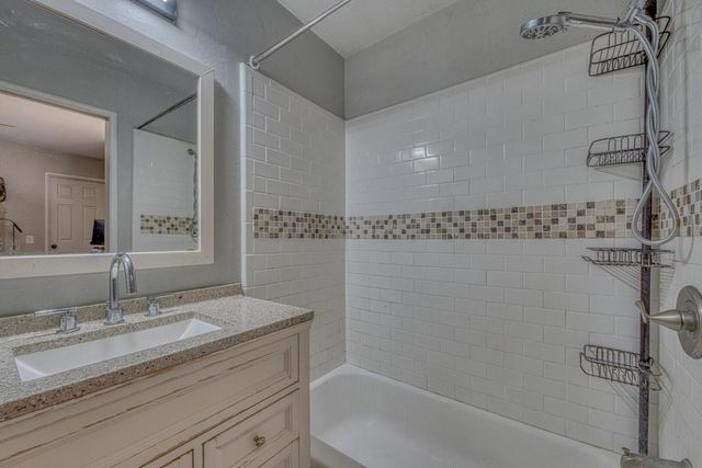 665 Paradise Road B, Salinas, CA 93907