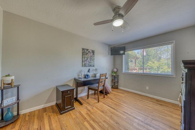 665 Paradise Road B, Salinas, CA 93907