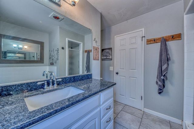 665 Paradise Road B, Salinas, CA 93907