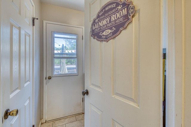 665 Paradise Road B, Salinas, CA 93907