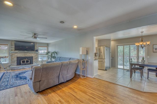 665 Paradise Road B, Salinas, CA 93907