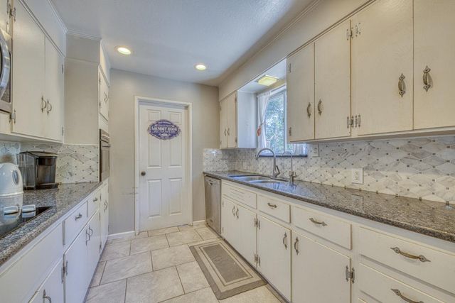 665 Paradise Road B, Salinas, CA 93907