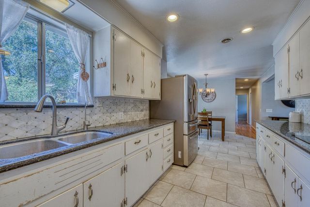 665 Paradise Road B, Salinas, CA 93907