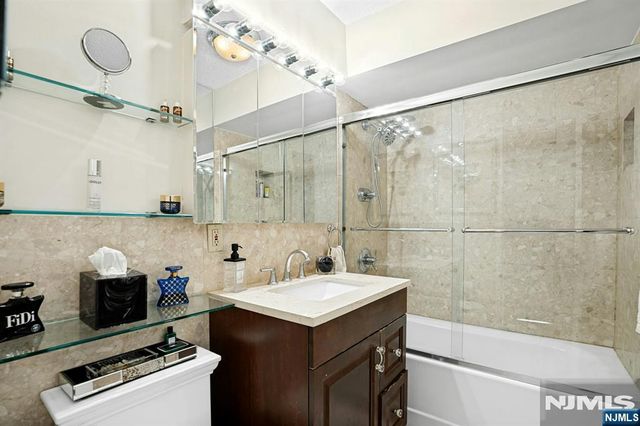 160 Overlook 4C, Hackensack, NJ 07601