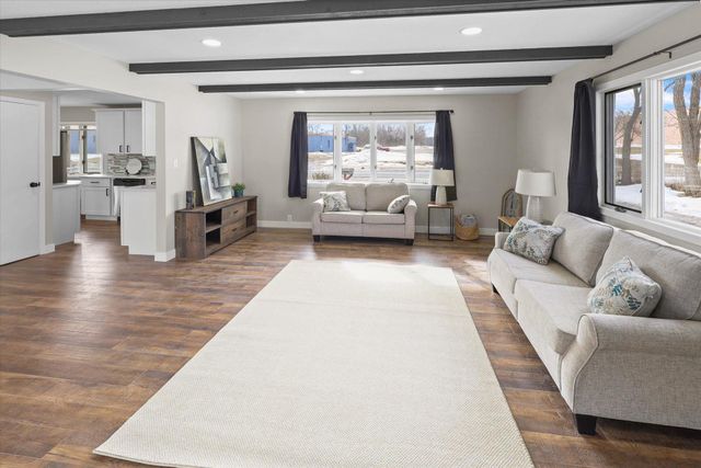 701 10th Street E, Hastings, MN 55033