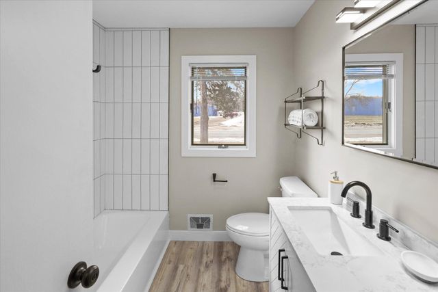 701 10th Street E, Hastings, MN 55033