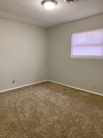 1509 Rolling Oaks, Rogers, AR 72756