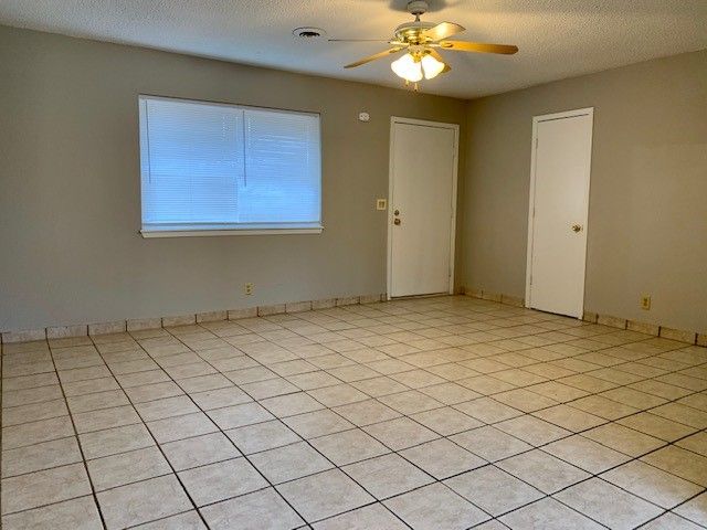 1509 Rolling Oaks, Rogers, AR 72756