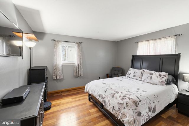 1666 HOLLY PKWY, Williamstown, NJ 08094