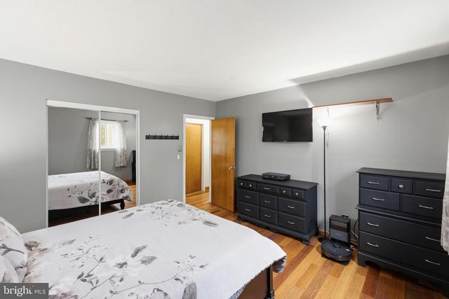 1666 HOLLY PKWY, Williamstown, NJ 08094