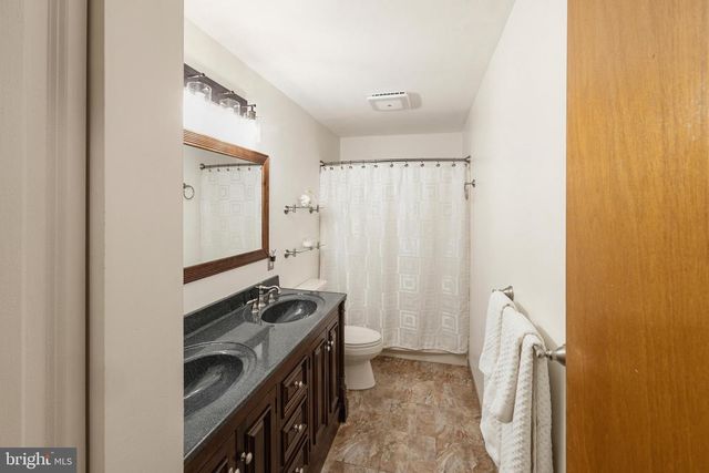 1666 HOLLY PKWY, Williamstown, NJ 08094