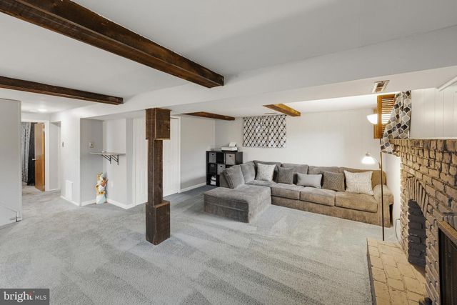 1666 HOLLY PKWY, Williamstown, NJ 08094