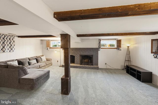 1666 HOLLY PKWY, Williamstown, NJ 08094