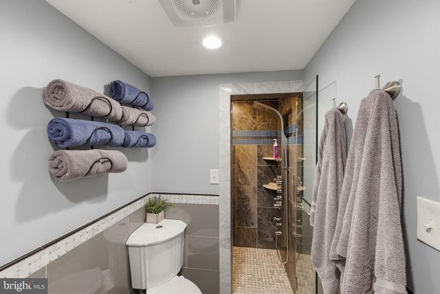 1666 HOLLY PKWY, Williamstown, NJ 08094