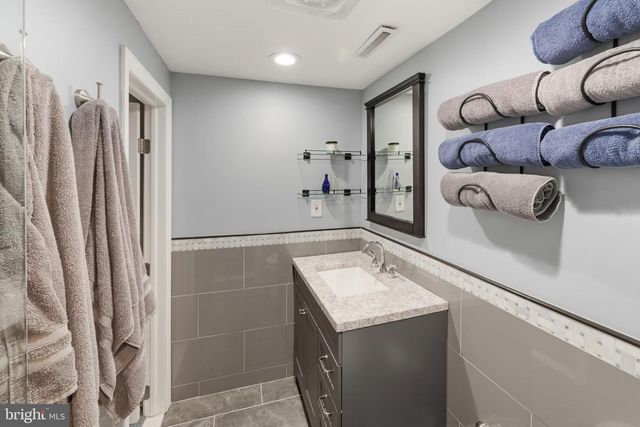 1666 HOLLY PKWY, Williamstown, NJ 08094