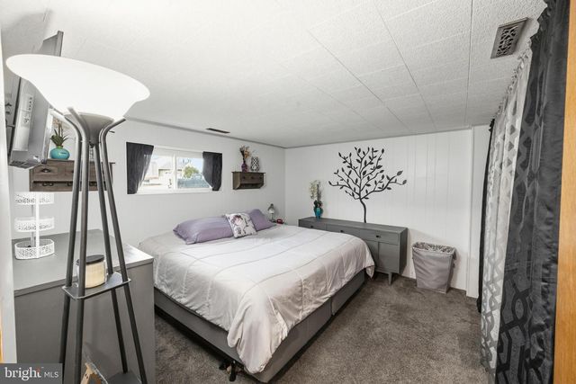 1666 HOLLY PKWY, Williamstown, NJ 08094