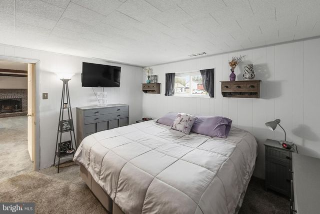 1666 HOLLY PKWY, Williamstown, NJ 08094