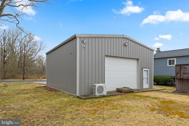 1666 HOLLY PKWY, Williamstown, NJ 08094