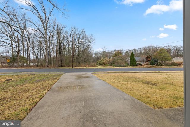 1666 HOLLY PKWY, Williamstown, NJ 08094