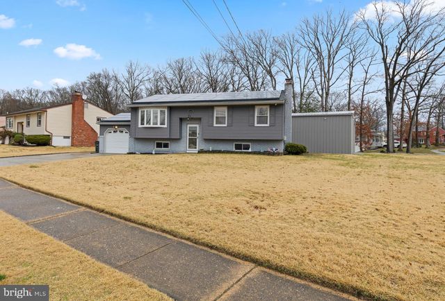 1666 HOLLY PKWY, Williamstown, NJ 08094