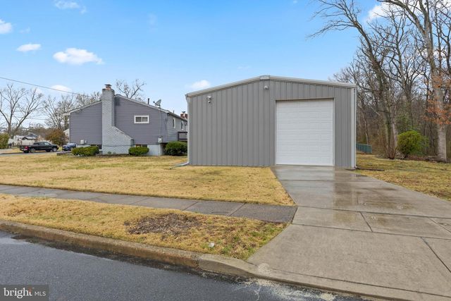 1666 HOLLY PKWY, Williamstown, NJ 08094