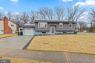 1666 HOLLY PKWY, Williamstown, NJ 08094