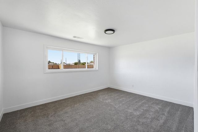 2146 N Maple Avenue, Fresno, CA 93703
