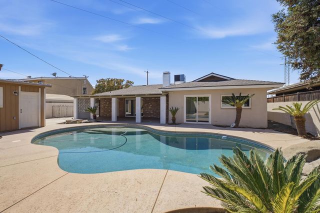 2146 N Maple Avenue, Fresno, CA 93703