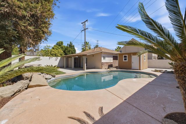 2146 N Maple Avenue, Fresno, CA 93703