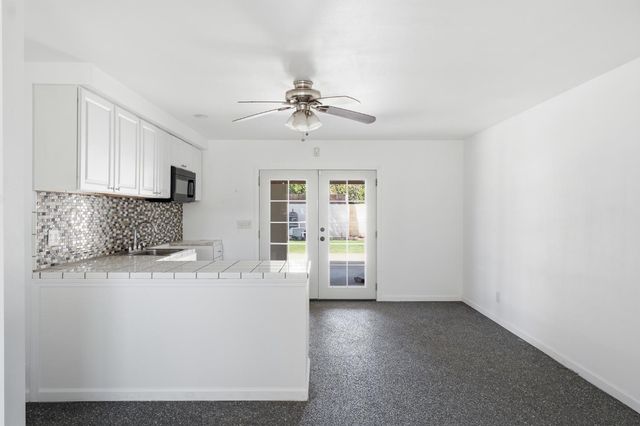 2146 N Maple Avenue, Fresno, CA 93703