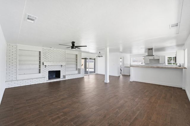 2146 N Maple Avenue, Fresno, CA 93703
