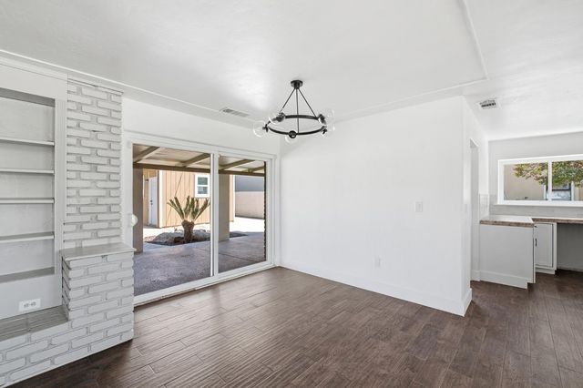 2146 N Maple Avenue, Fresno, CA 93703